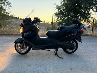 Suzuki Burgman 650 Executive Negra