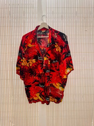 Camisa Hawaiana Roja Estampada
