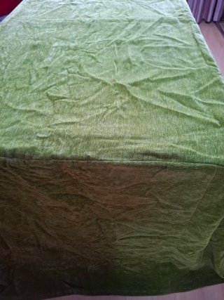 Faldilla para mesa 160x90cm. Largo al suelo de 80.