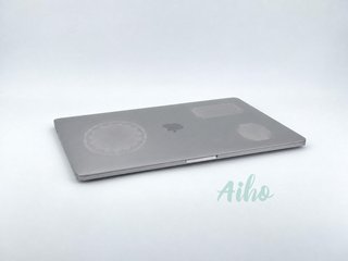 MacBook Pro 16" (2019) Intel Core i7 2.6GHz 6 núcleos - SSD 512GB - 32GB RAM con marcas de pegatinas