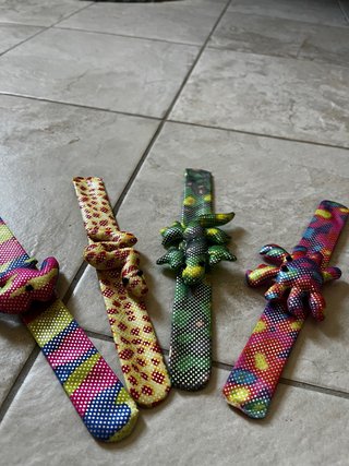 Set di 4 braccialetti avvolgenti