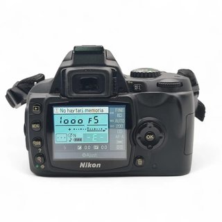 CAMARA NIKON D40 + OBJETIVO 18-55 1:3.5-56G II + ACC