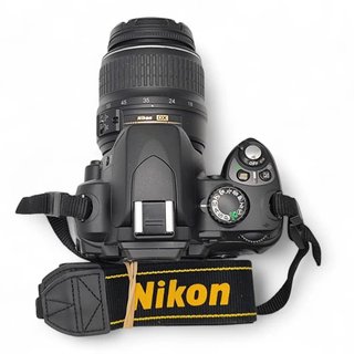 CAMARA NIKON D40 + OBJETIVO 18-55 1:3.5-56G II + ACC