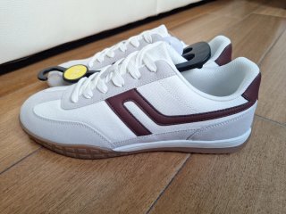 Zapatillas deportivas grises y blancas talla 42
