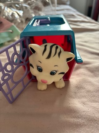 Gato de Juguete con Transportín