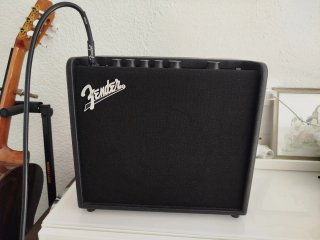 Amplificador Fender Mustang LT25
