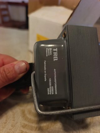 Transformador TRQ 125/220V 200VA.