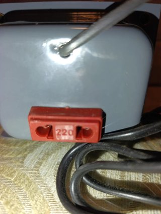Transformador TRQ 125/220V 200VA.
