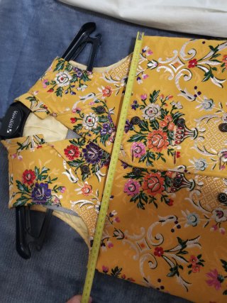 Traje Fallero saragüell 2 chalecos y 2 blusas
