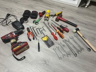 Lote de herramientas, escucho ofertas
