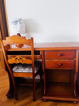 Escritorio y Silla de Madera Maciza