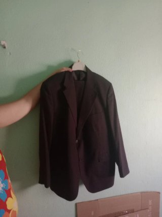 Traje Negro con una fina raya blanca