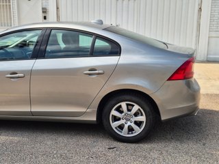 Volvo S60 2014 D4 181 cv 148 000km