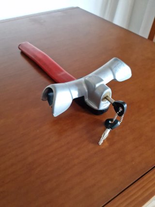 Barra antirrobo coche con cerradura