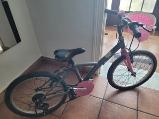 Bicicleta Infantil Btwin Gris y Rosa