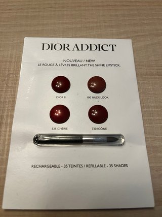Neceser y muestras pintalabios Dior