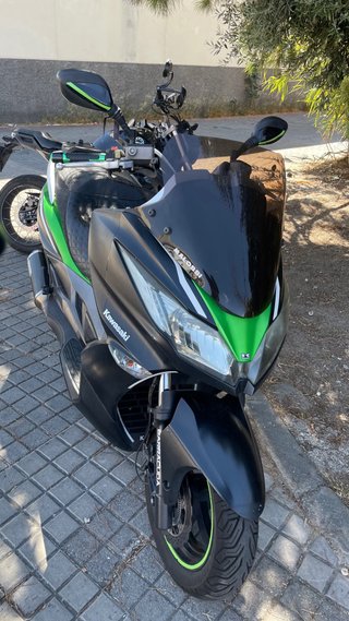 Kawasaki J300 Maxi Scooter