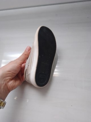 Zapatos niño beige velcro