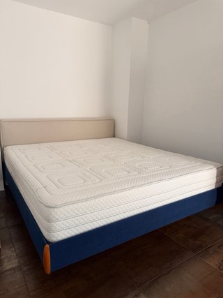 Cama Tapizada Azul 180x200 con Somier