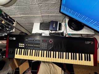 Controlador MIDI CME UF7
