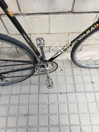 Bicicleta de Paseo California ycaminos malos