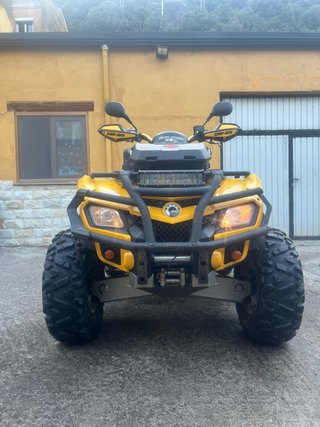 Can-Am Outlander 650 XT MAX Amarillo
