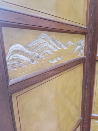 Biombo de madera decorado