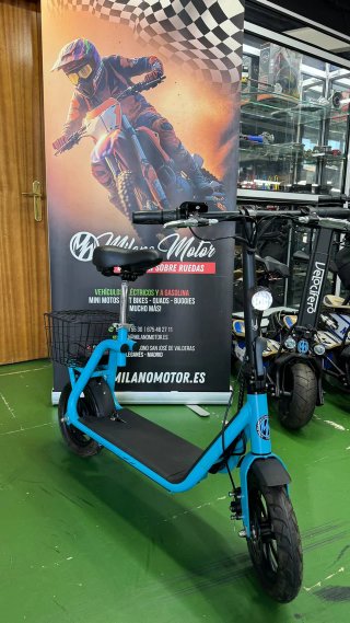 Patinete Eléctrico Azul con Asiento y Cesta