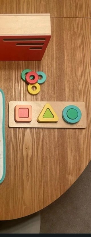 Lovevery Geo shape puzzle & ring chute 19-21 month