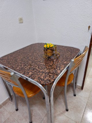 Mesa y 2 Sillas Comedor