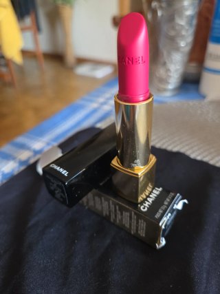 Labial Chanel Rouge Allure Velvet 48 Magnétique