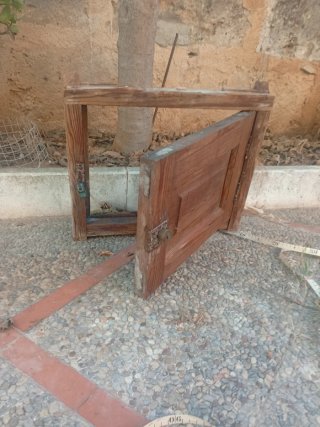 Puertecita de madera antigua 42x32 cm