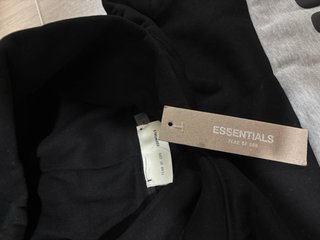 Sudadera Fear of God Essential Negra Talla S