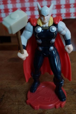 4 Statuine Thor Kinder Gransorpresa Maxi