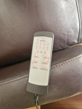 Sillón de masaje y sofá de dos plazas