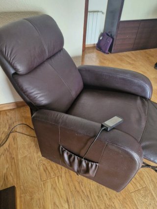 Sillón de masaje y sofá de dos plazas