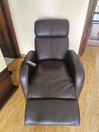 Sillón de masaje y sofá de dos plazas