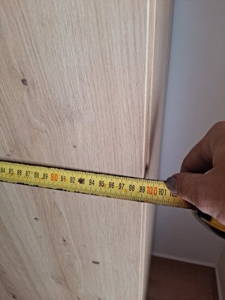 Armario de madera con cajones