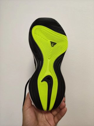 T42 Nike Giannis Immortality 5 negras/amarillas