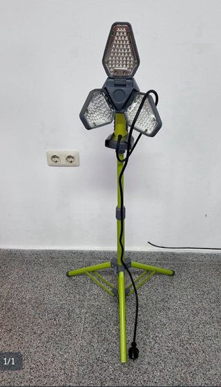 Luz de Trabajo LED con Trípode
