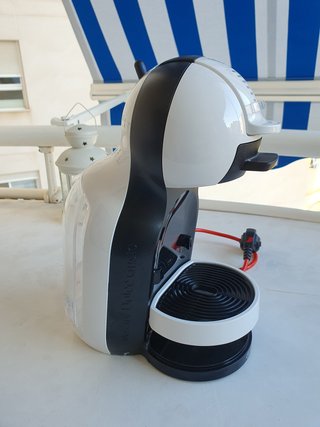 Cafetera Dolce Gusto Blanca y Negra