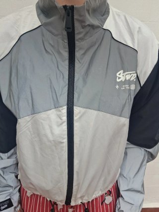 Chaqueta STWD gris y blanca
