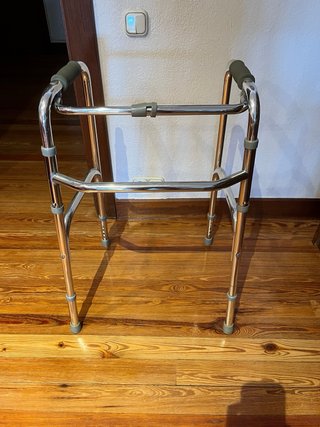 Andador ortopédico 4 patas plegable