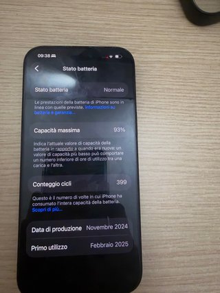 iPhone 16 Pro Max - Batteria 93%
