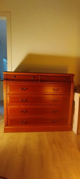 Cómoda de Madera Estilo Colonial