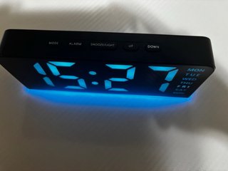 Reloj Digital de Mesa con Luz LED