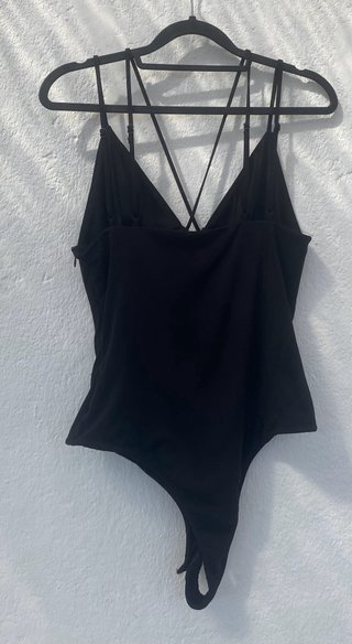 Body Negro con Tirantes Cruzados M