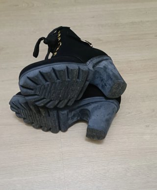 Botines Negros de Antelina con Cordones