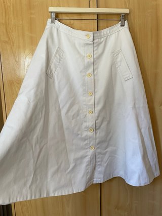 Falda blanca midi botones