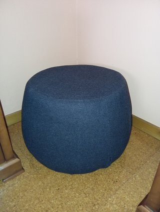 Pouf rotondo grigio
